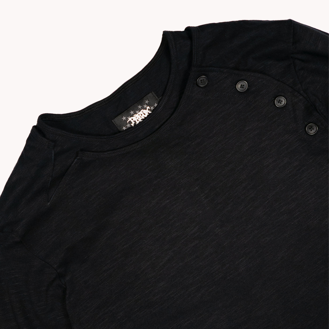 Henley "Skin" Preta