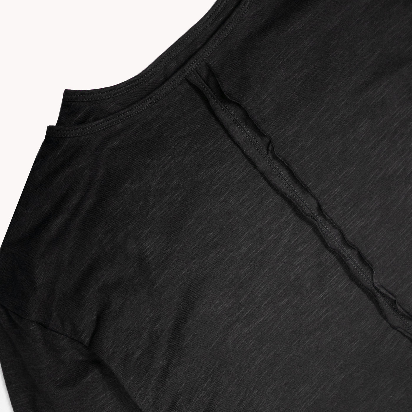 Henley "Skin" Preta
